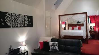 Chalet On Gallery Walk - King Bed, Spa, Fireplace, Wifi & Netflix, Linger A While Mount Tamborine Buitenkant foto